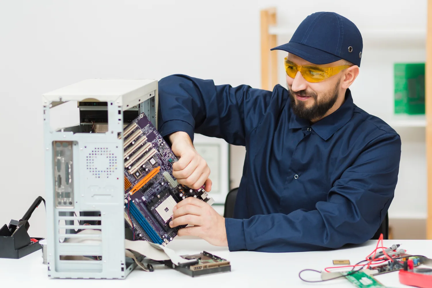 Comprehensive Tablet Repair Services - 雷速